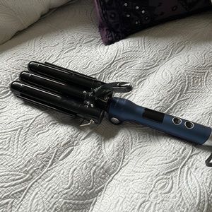 True Beauty 3 barrel hair wand.